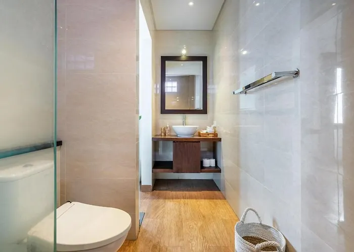 Elvaluna A Modern 2br Pool