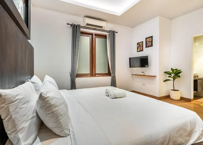 Elvaluna A Modern 2br Pool * Seminyak (Bali)