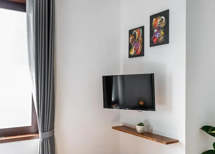 Elvaluna A Modern 2br Pool Villa Seminyak (Bali)